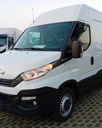 IVECO DAILY 35S14 furgone - automatico