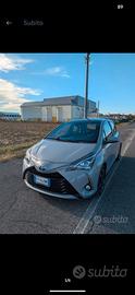 Toyota Yaris Ibrida 1.5 automatica 