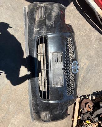 PARAURTI ANTERIORE TOYOTA YARIS ANNO:2007