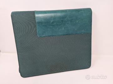 Piquadro astuccio in pelle verde con raccoglitore