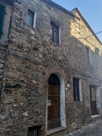 Casa in paese a Seggiano (GR)
