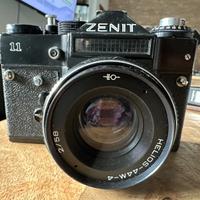 Macchina fotografica Zenit e teleobiettivo