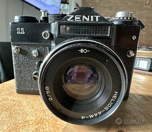 Macchina fotografica Zenit e teleobiettivo