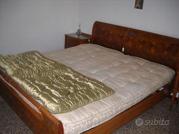 Letto matrimoniale vintage