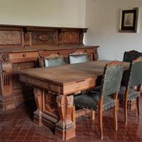 mobile, tavolo e sedie stile rinascimento 