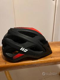 Casco bici e ginocchiere