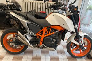 Ktm duke LC 4
