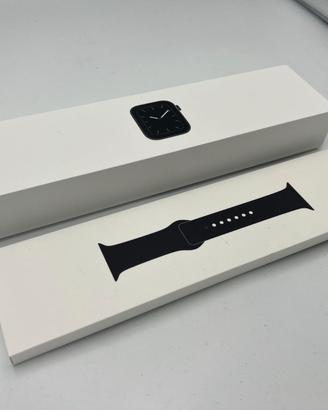 Apple Watch Series 5  44mm Space Gray