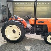 Trattore agricolo Fiat 480 vigneto