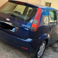 Ford Fiesta 1.4 TDCI 2002- Per ricambi.