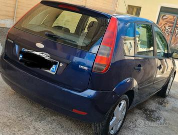Ford Fiesta 1.4 TDCI 2002- Per ricambi.