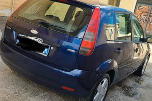Ford Fiesta 1.4 TDCI 2002- Per ricambi.