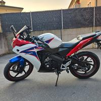 Honda CBR 125 R 2011 guidabile con la B.