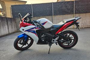 Honda CBR 125 R 2011 guidabile con la B.
