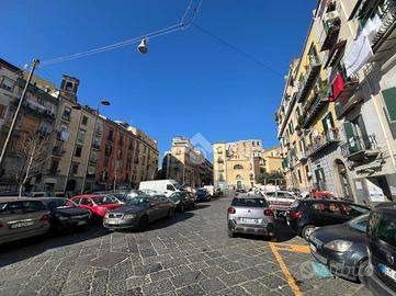 MONOLOCALE A NAPOLI