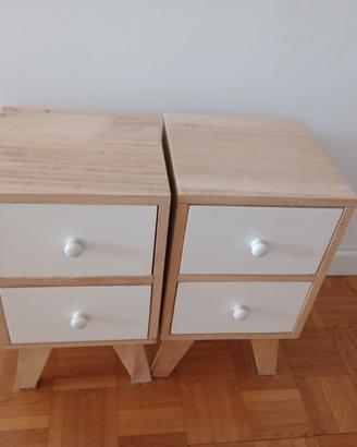 coppia di comodini in legno e bianco stile nordico