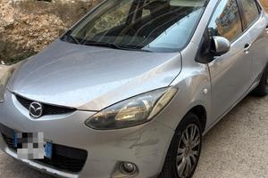Mazda2 Grigia