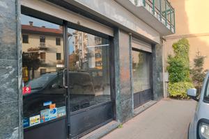 Locale commerciale Doppia vetrina