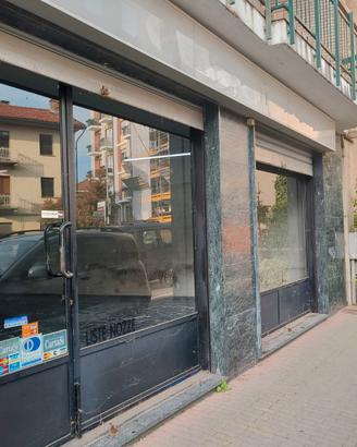 Locale commerciale Doppia vetrina