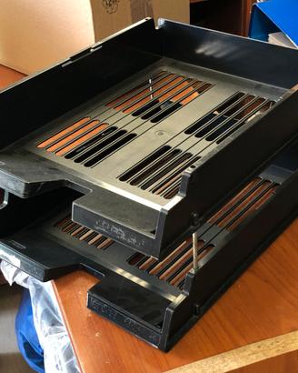 VASCHETTE PORTACORRISPONDENZA CON DISTANZIATORI