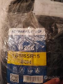 Pneumatici nuovi  185/65 R15