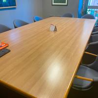 TAVOLO E SEDIE SALA RIUNIONI (grande)