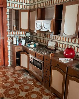 Cucina con Credenza Moduli di 4 Metri