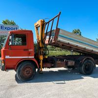 Iveco OM 100e13 ribaltabile con GRU
