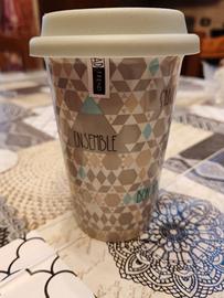 tazza da viaggio ceramica e coperchio in silicone