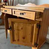 Mobile in abete massiccio con cassetti e ante