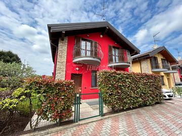 VILLA INDIPENDENTE CON TAVERNA, GIARDINO, TERRAZZO