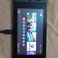 Nintendo switch con accessori 