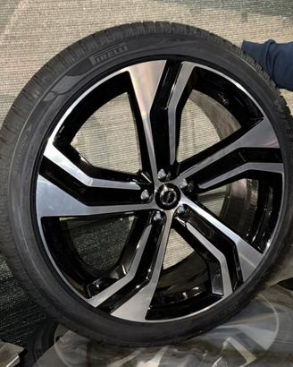 Kit Volvo xc90 275/35 r22 Pirelli e cerchi OEM