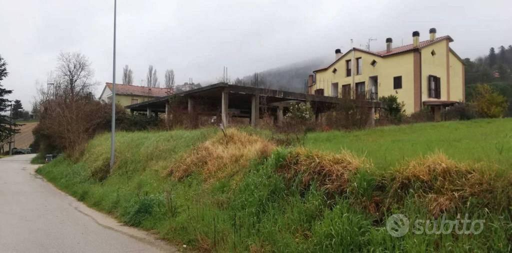 Immobile in asta di 497 m² a Terni - Altro