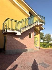 Appartamento con Ingresso Indipendente, Giardino e