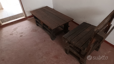 Tavolo da giardino e sedie