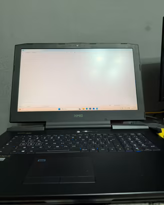 Laptop Gaming / Workstation XMG U727