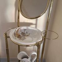 Lavabo da camera antico in ottone con specchio
