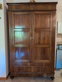 Armadio credenza antico in legno massello