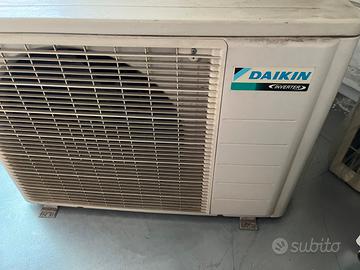 Condizionatore Daikin FTXS25J  9000 btu