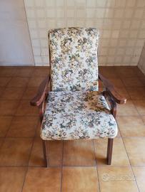 Poltrona in legno 
