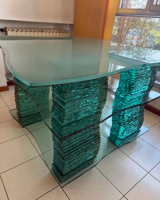 Splendido tavolo di design in vetro artistico