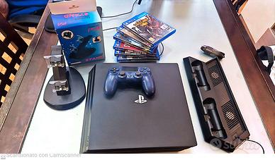 PlayStation 4 Pro (1TB) + 6 Giochi Top + Stand Ric