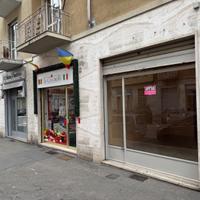 Negozio - Madonna di Campagna - Via Luini