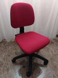 Sedia rossa da ufficio