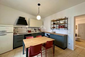 CASA SEMINDIPENDENTE A MONTECASTRILLI