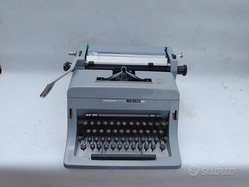 Macchina da scrivere olivetti