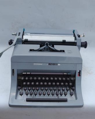 Macchina da scrivere olivetti