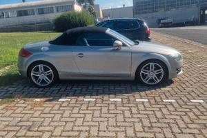 Audi TT roadster 2000 tfsi  200cv
