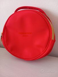 Porta make-up Ferragamo.